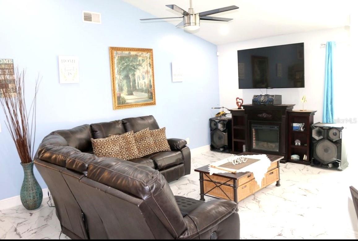 2609 MILL RUN BLVD photo 4