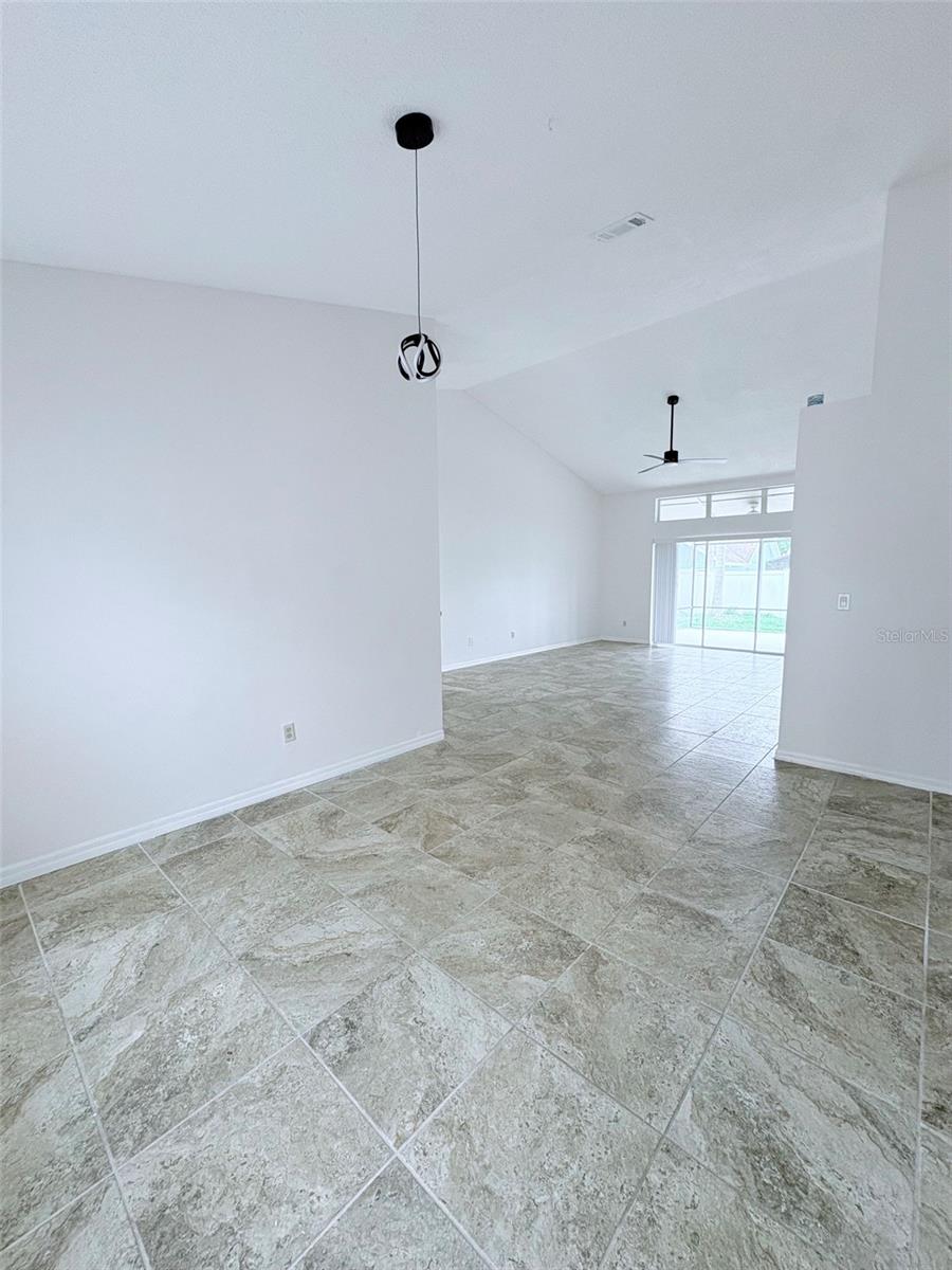 1080 COVINGTON ST photo 3
