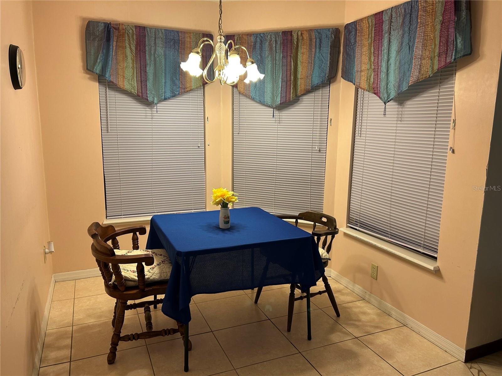43 WINDING CREEK WAY photo 3