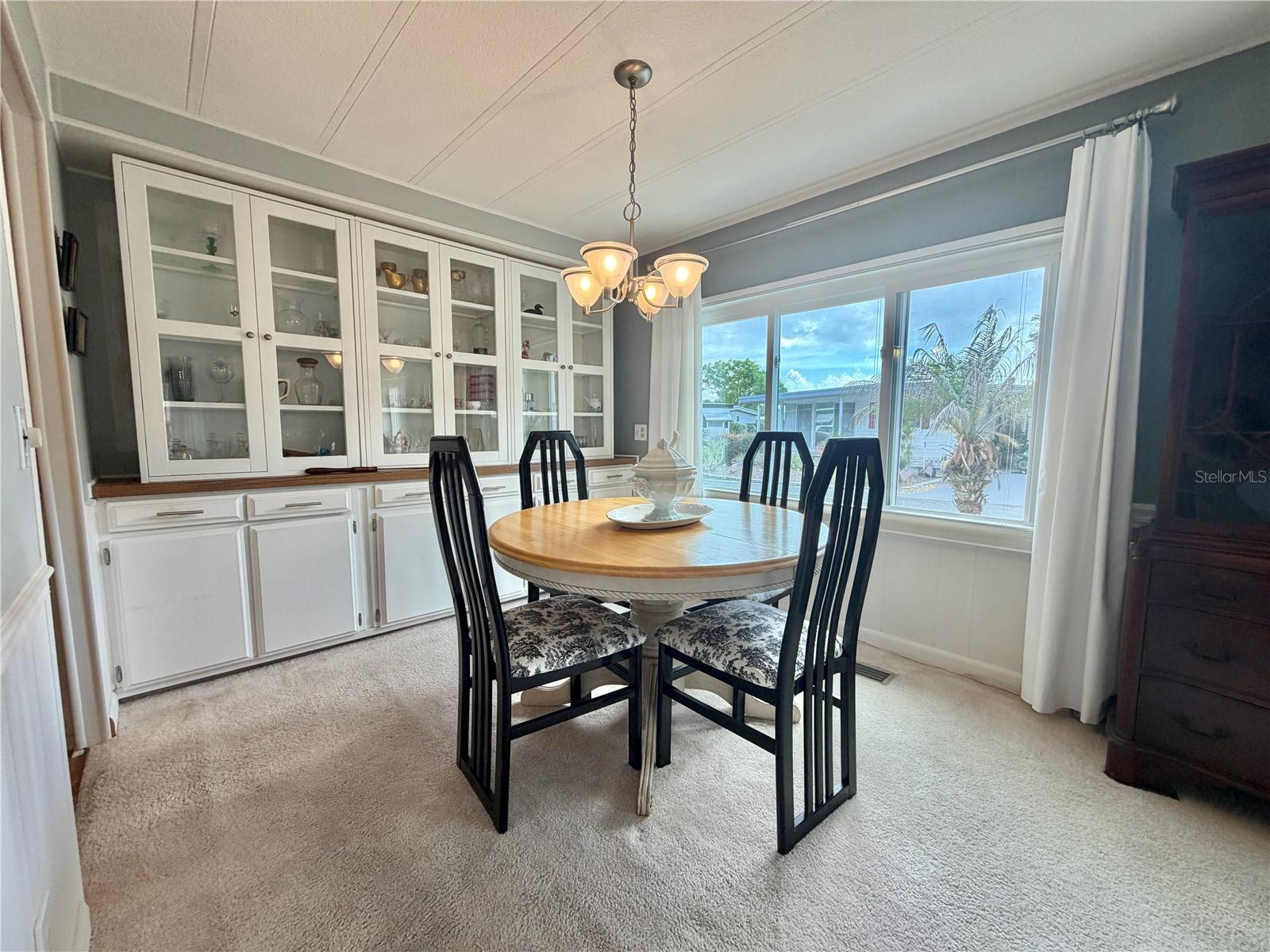 101 TAMARISK WAY photo 3