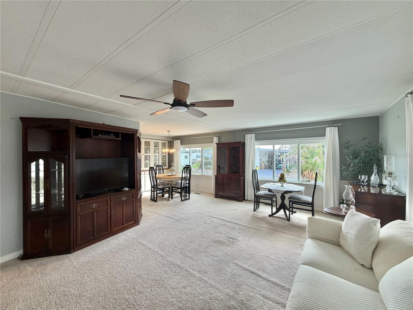101 TAMARISK WAY photo 5