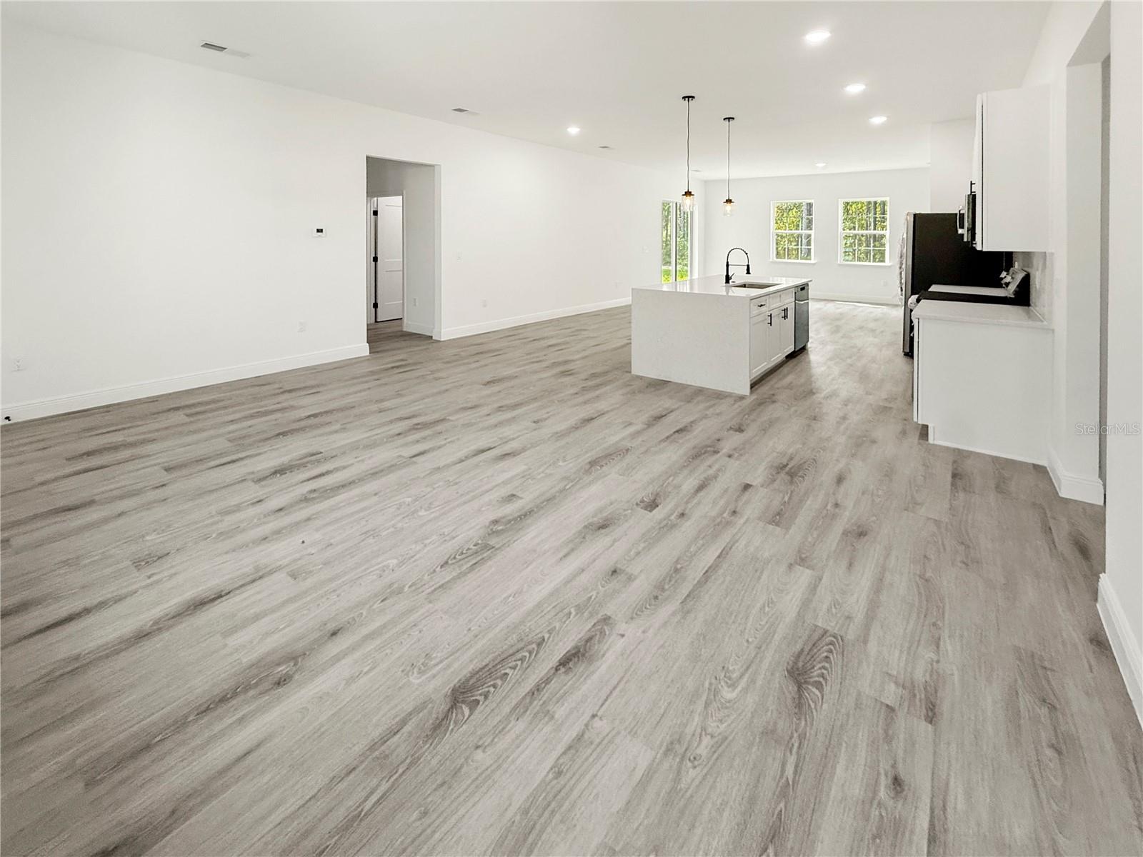 192 MARION OAKS GOLF WAY photo 2