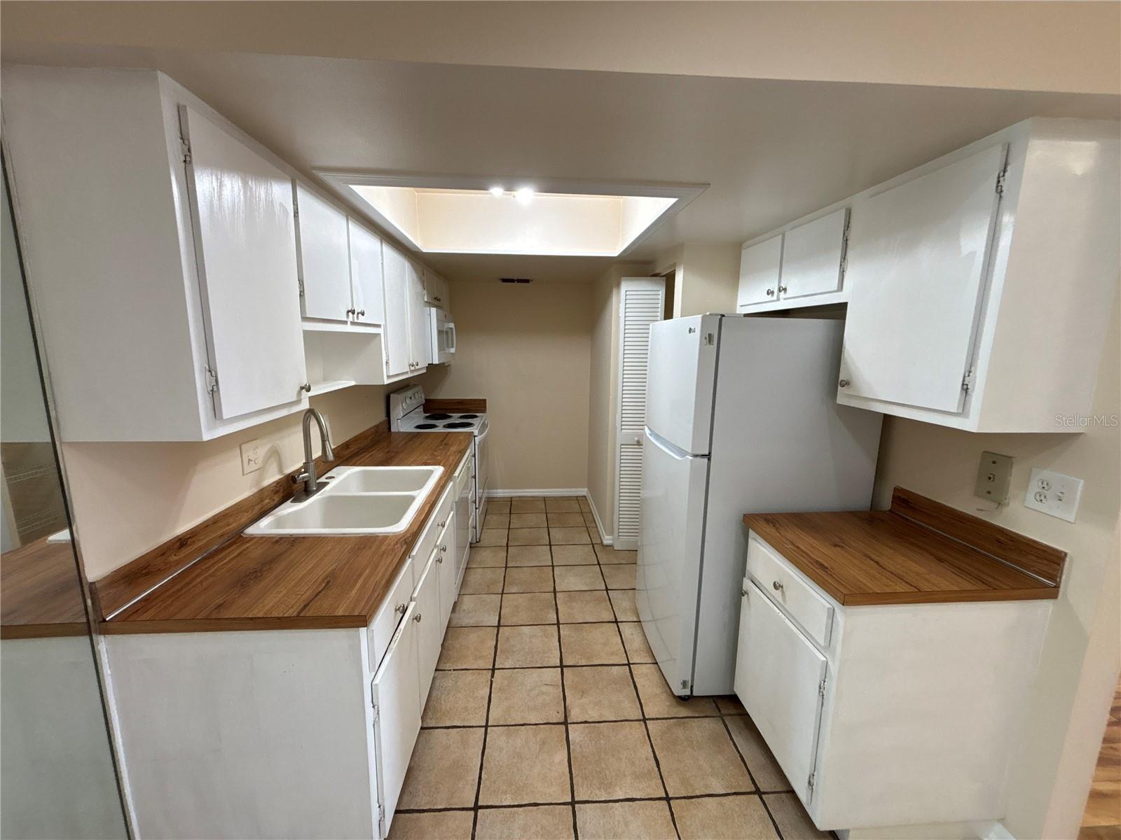 5169 VINELAND RD #B208 photo 5