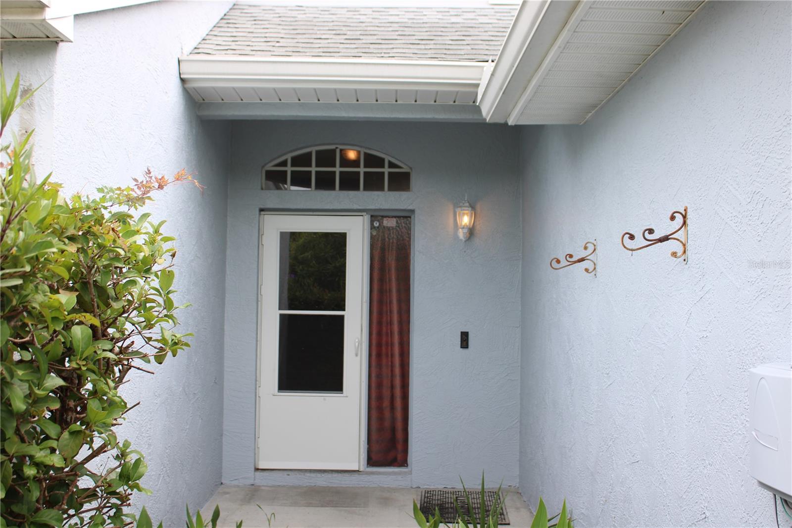 202 HEMINGWAY DR photo 2