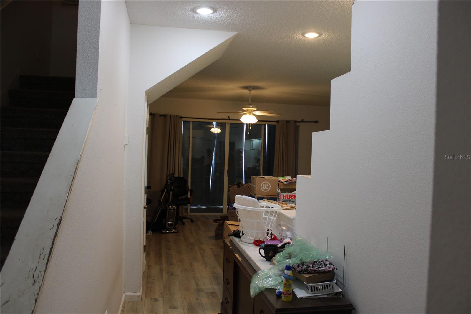 202 HEMINGWAY DR photo 3
