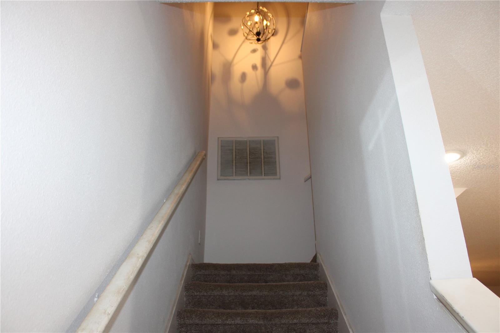 202 HEMINGWAY DR photo 4