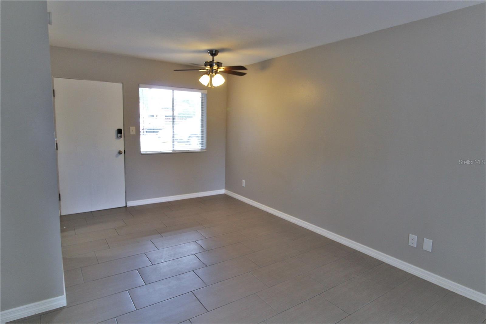 3001 BEE RIDGE RD #113 photo 3