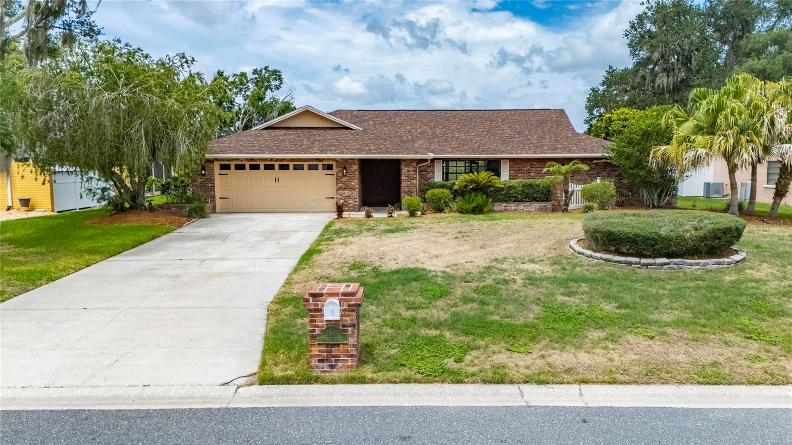 1903 COUNTRY CLUB CT