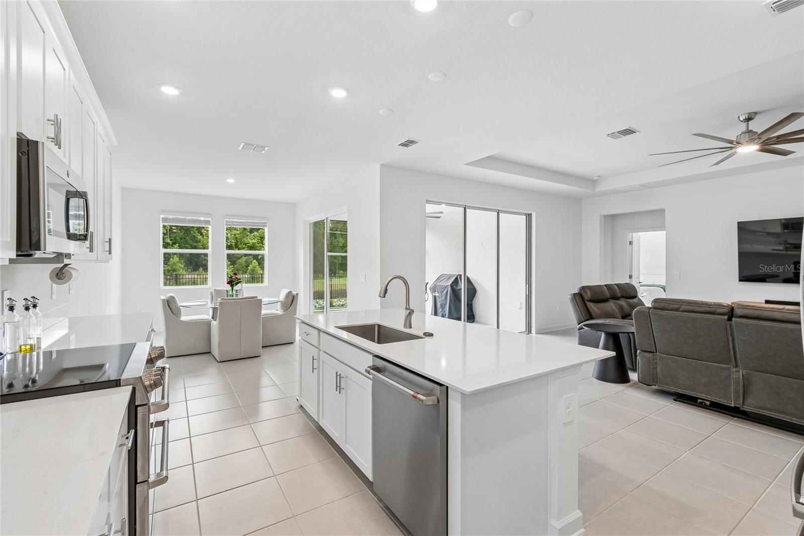 5352 DAGENHAM DR photo 4