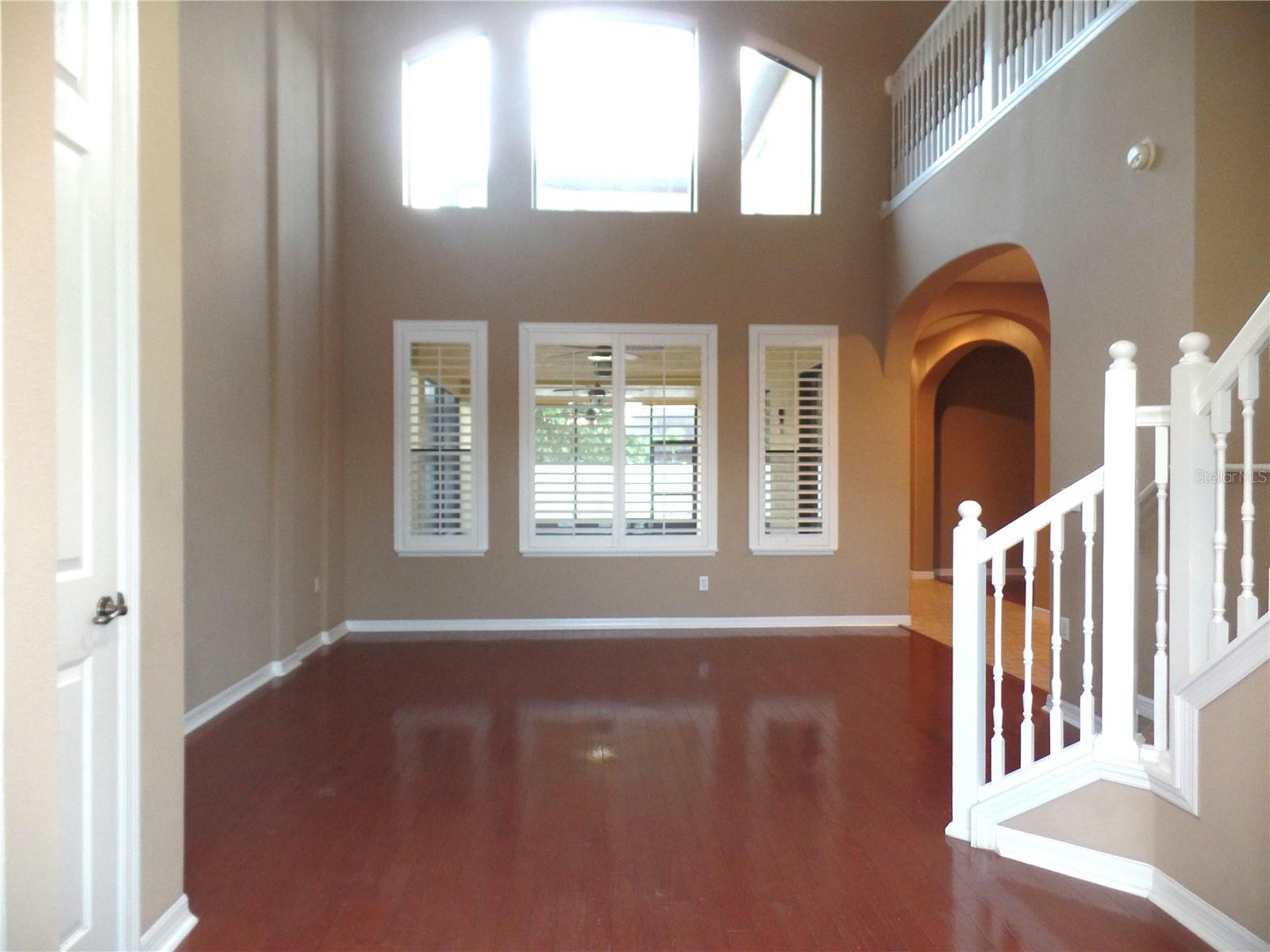 3240 PINEAPPLE ISLE DR photo 2
