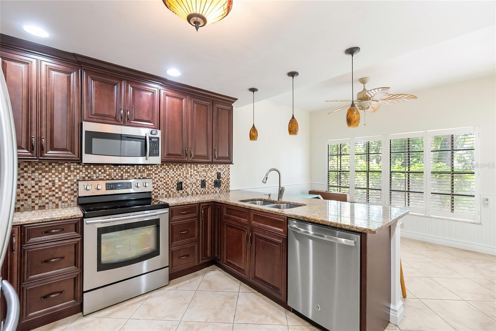7600 FAIRWAY WOODS DR #204 photo 4