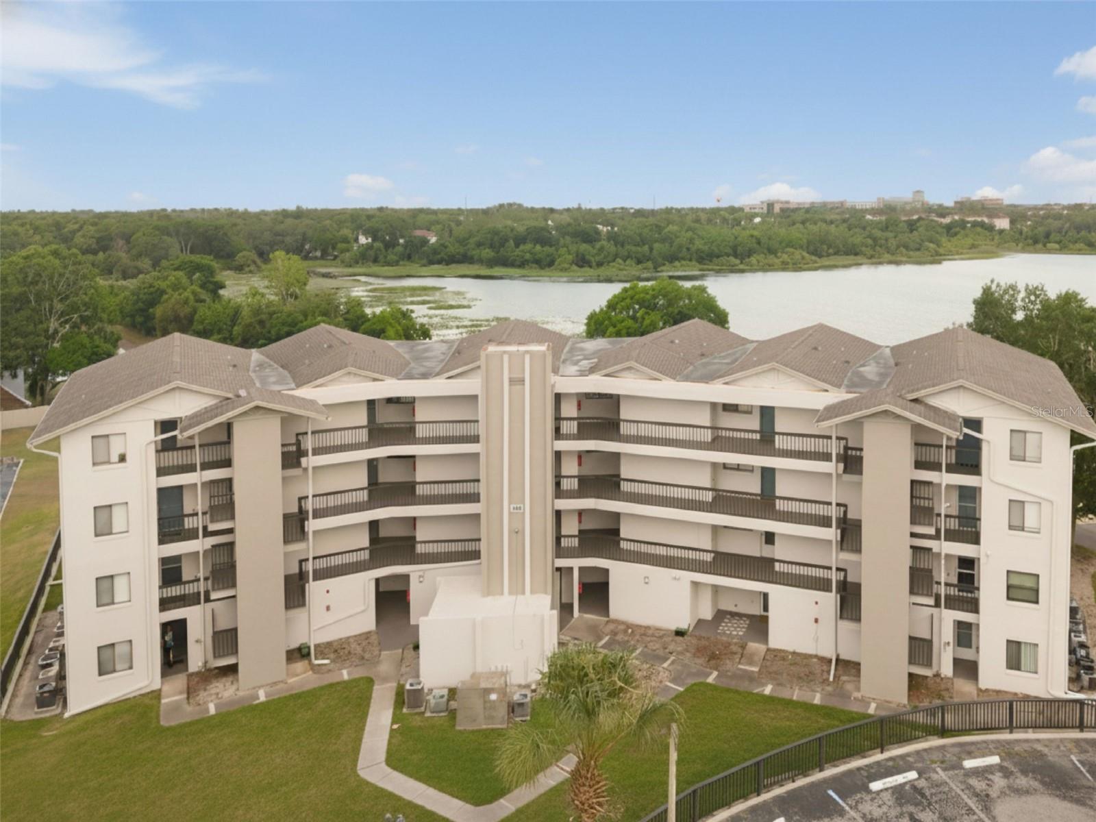 1068 LOTUS PKWY #834