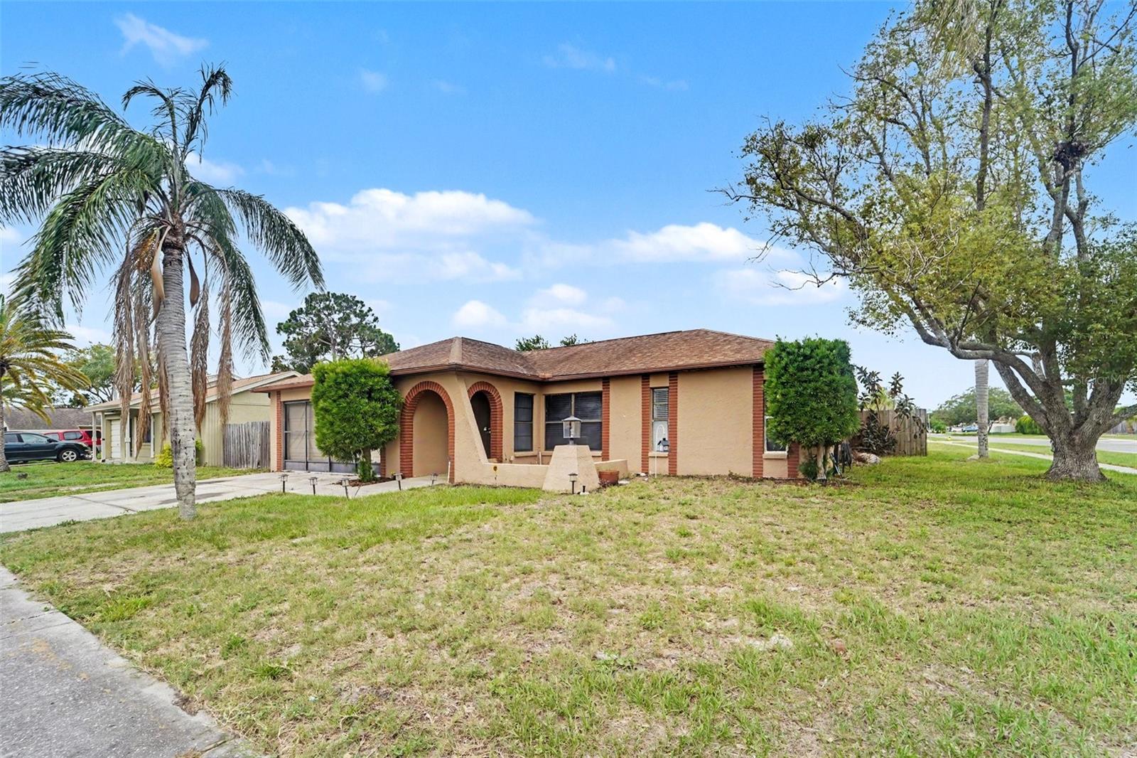 1215 PERSIMMON DR photo 2