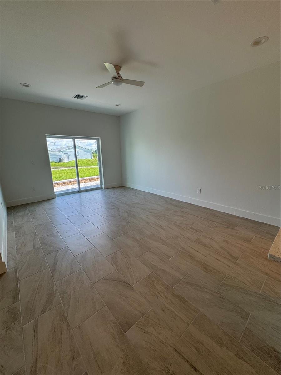 10490 PENDLETON AVE photo 2