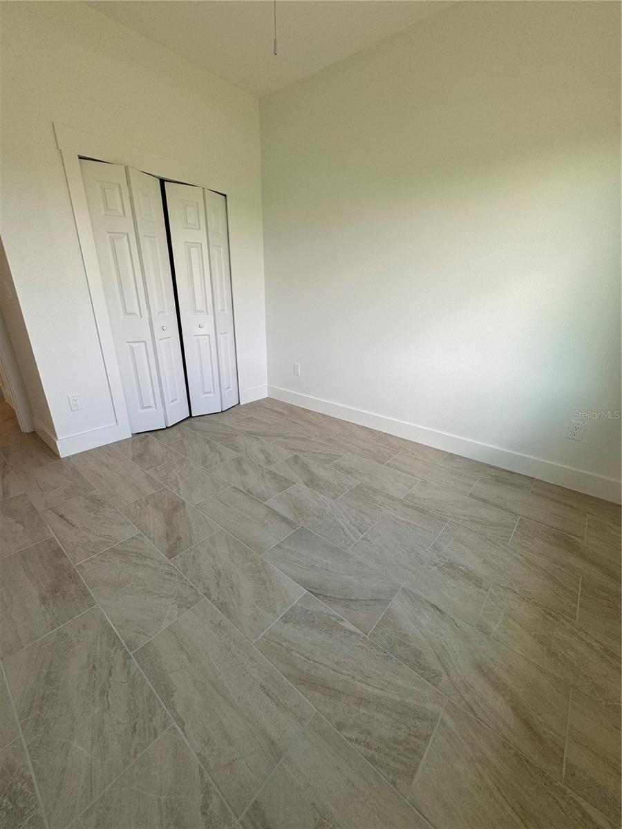 10490 PENDLETON AVE photo 3