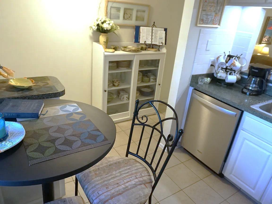 841 PATRICIA AVE #206 photo 4