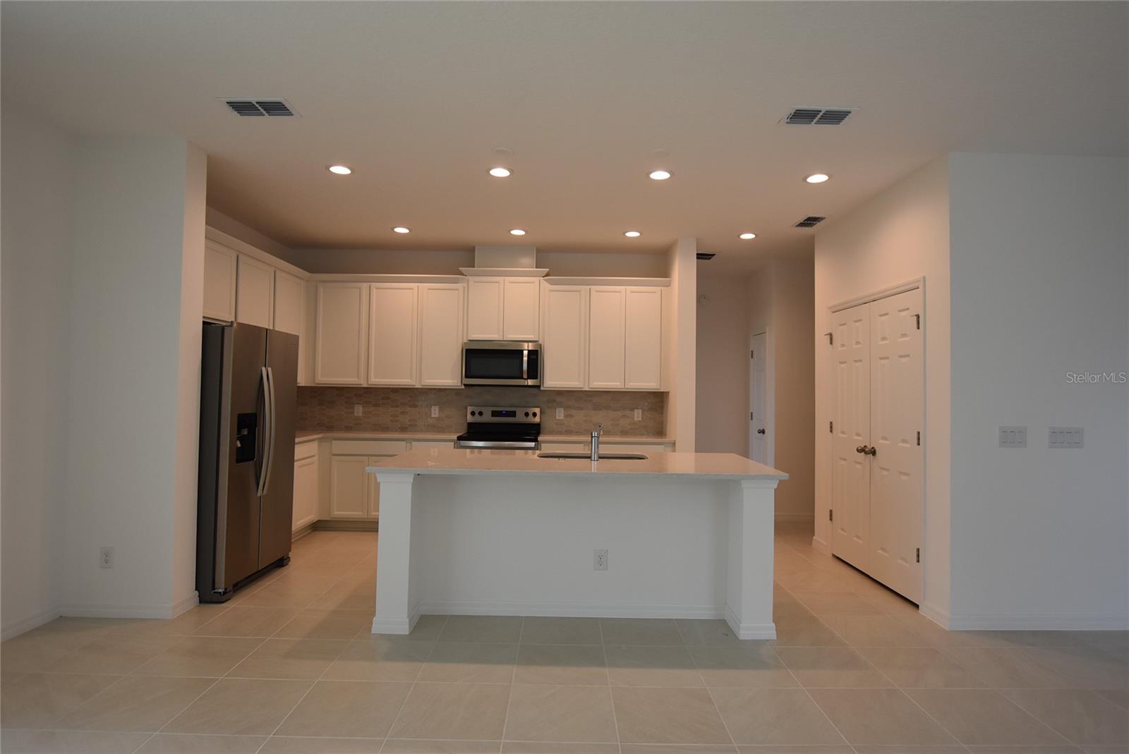 6949 SUNKIST WAY photo 2