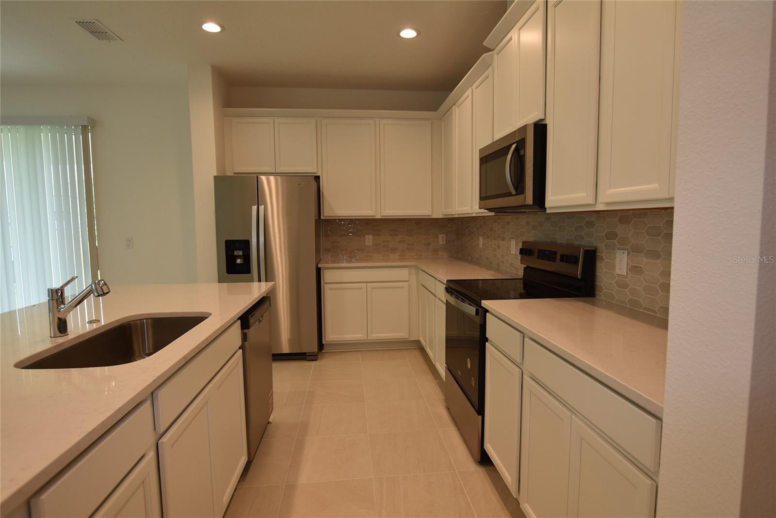 6949 SUNKIST WAY photo 4