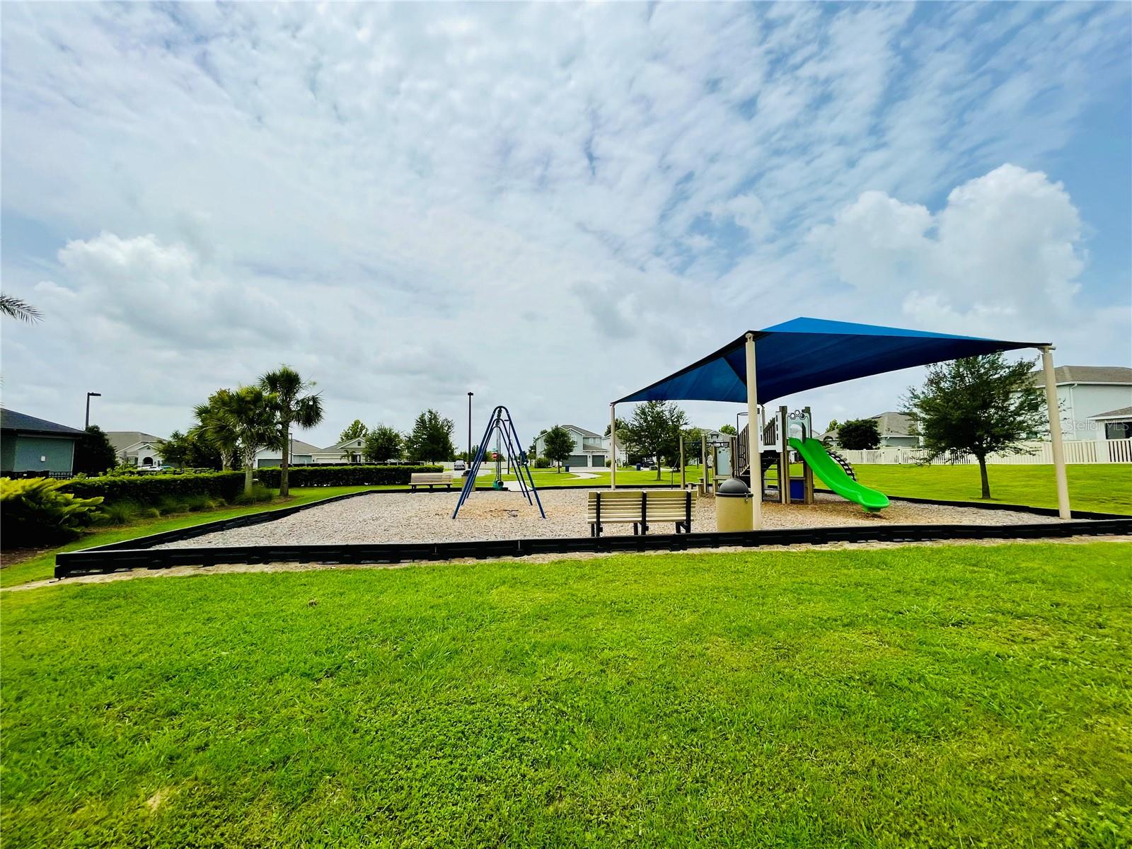 367 LEMONGRASS RD photo 4