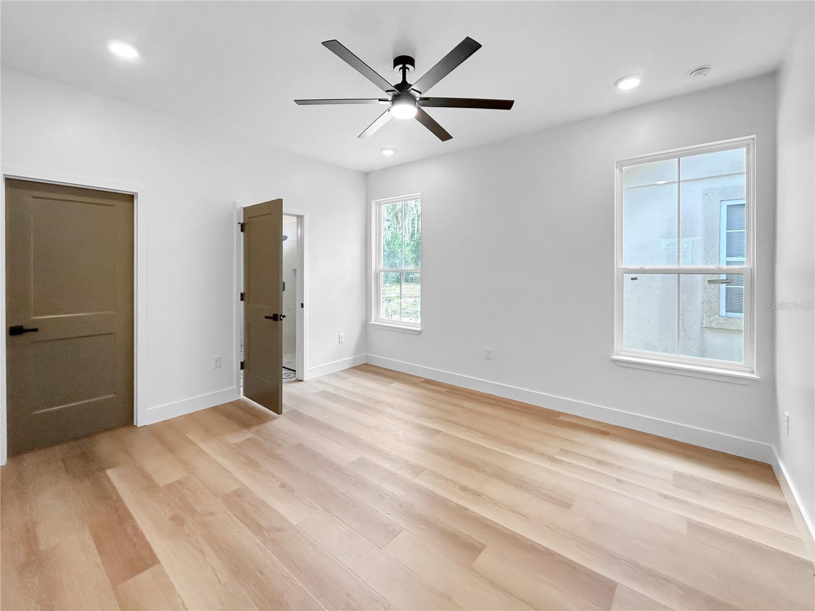 1010 HICKORY AVE photo 5