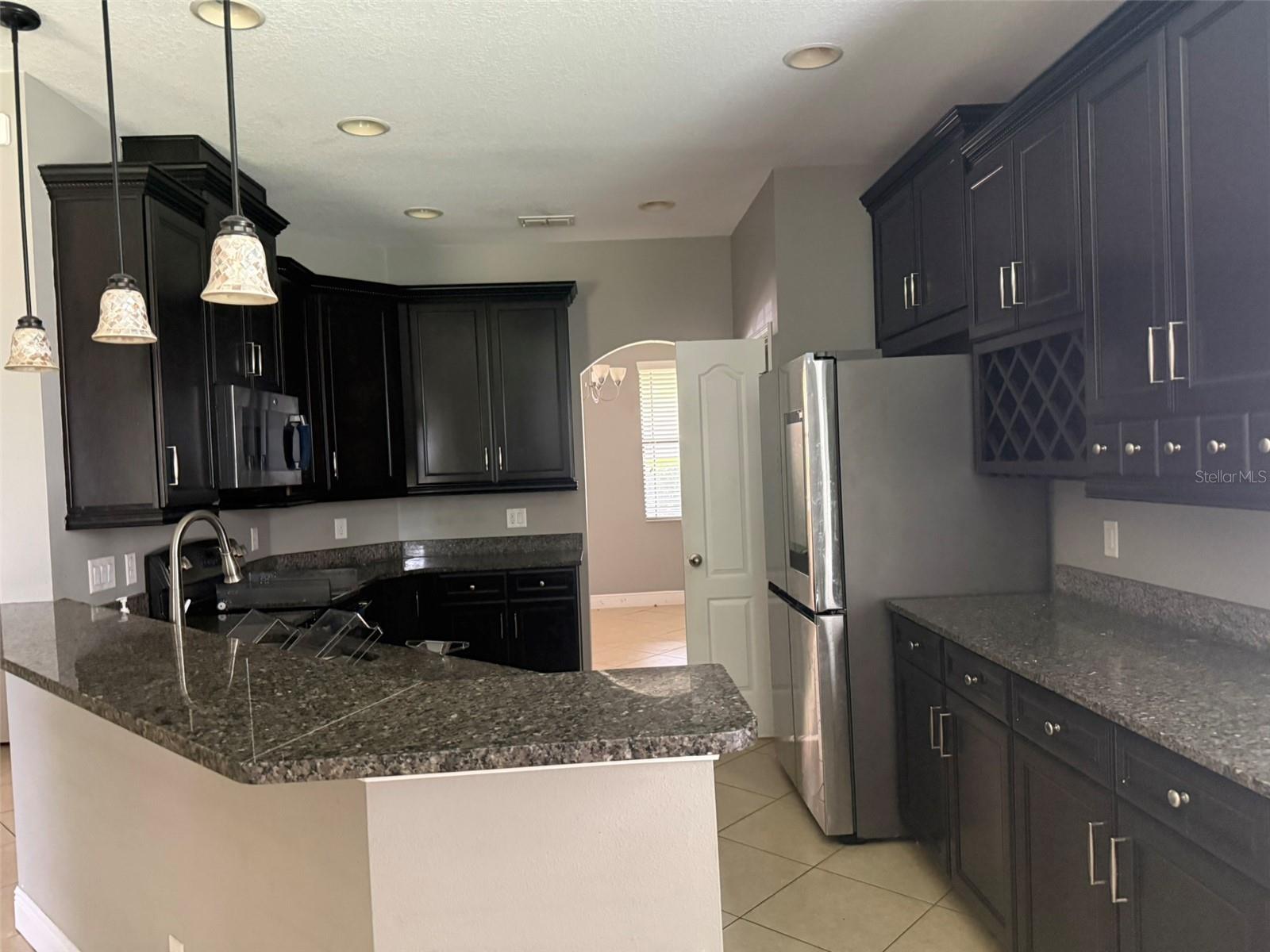 1863 ALTAVISTA CIR photo 2