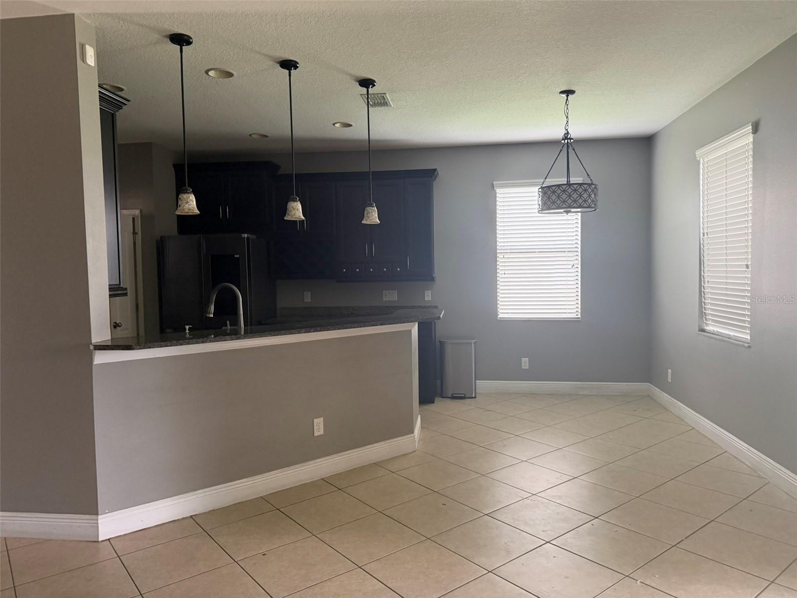 1863 ALTAVISTA CIR photo 3
