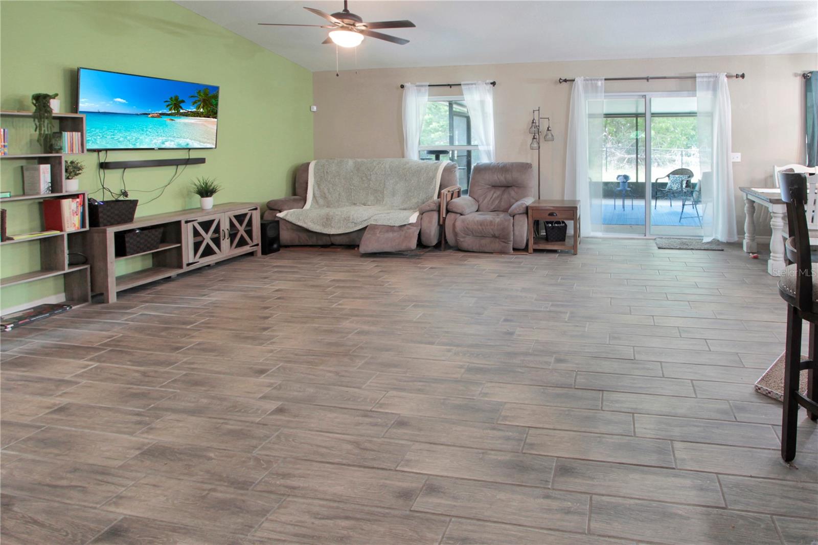 664 MARION OAKS BLVD photo 2
