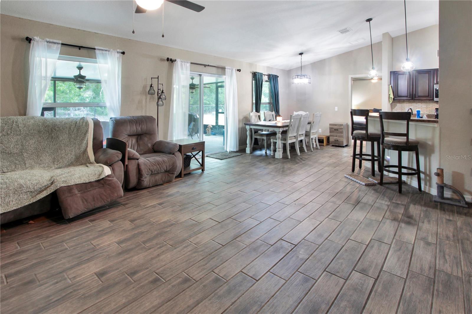 664 MARION OAKS BLVD photo 3