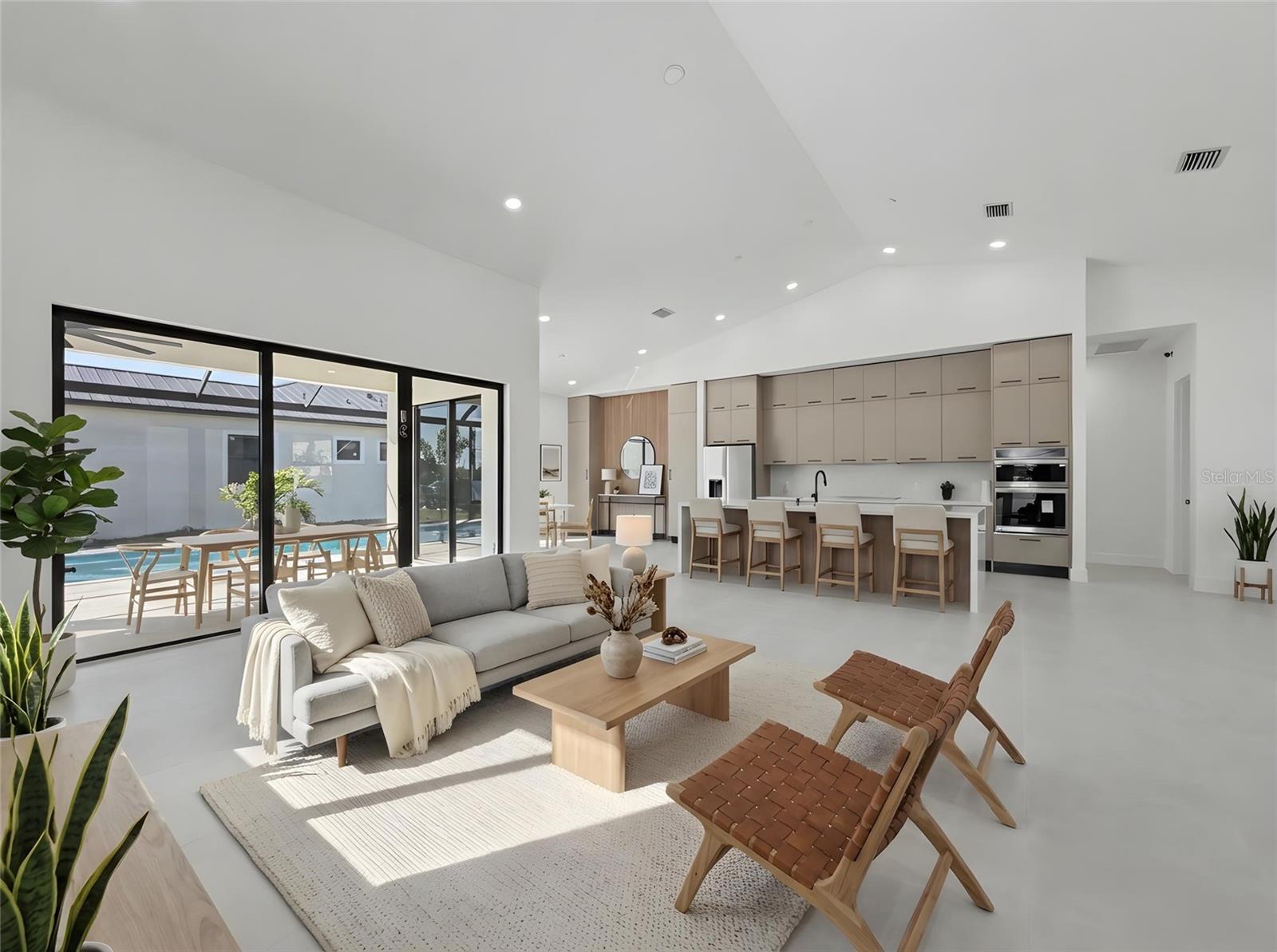 14687 LILLIAN CIR photo 2