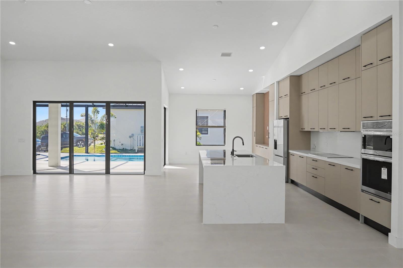 14687 LILLIAN CIR photo 4