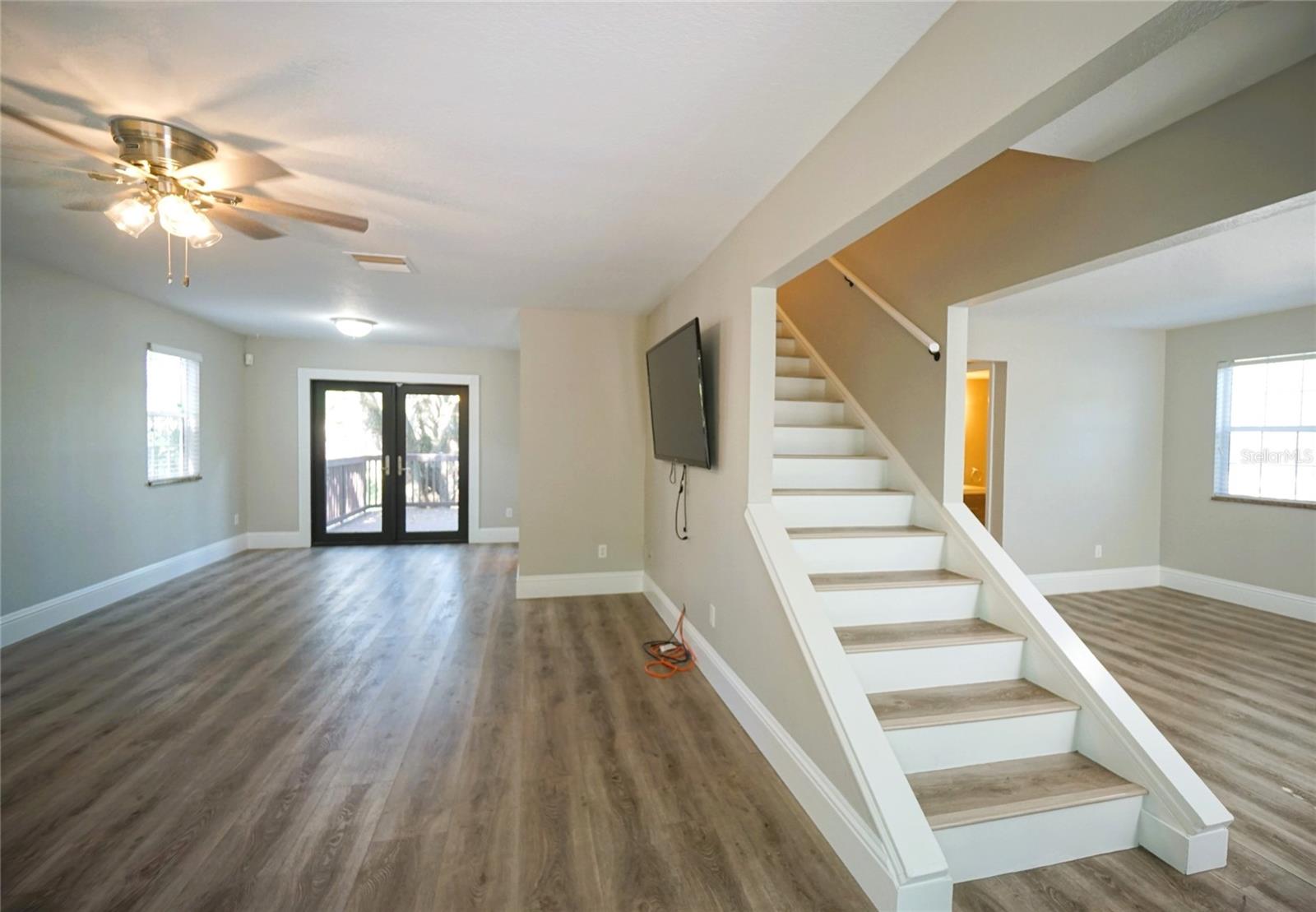 317 W HANLON ST photo 3