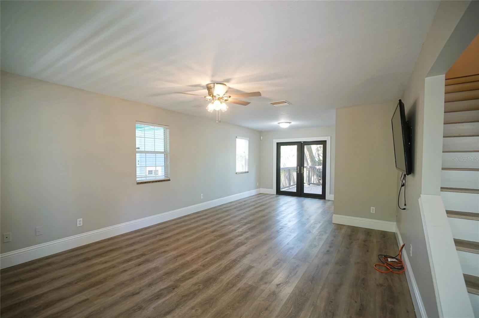 317 W HANLON ST photo 4