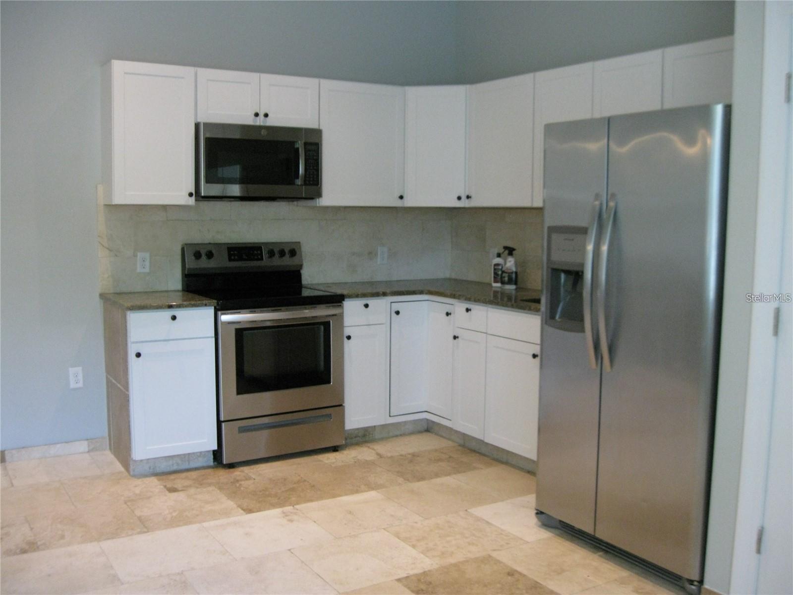 2009 COCOANUT AVE #2 photo 3