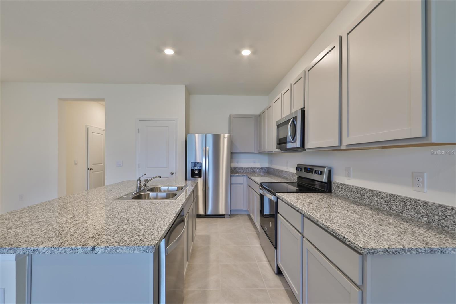 233 MANGROVE SHADE CIR photo 2