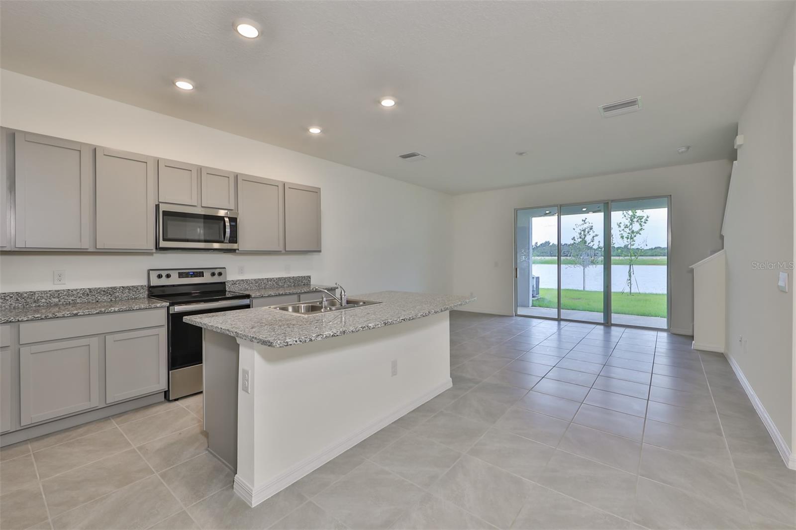 233 MANGROVE SHADE CIR photo 3