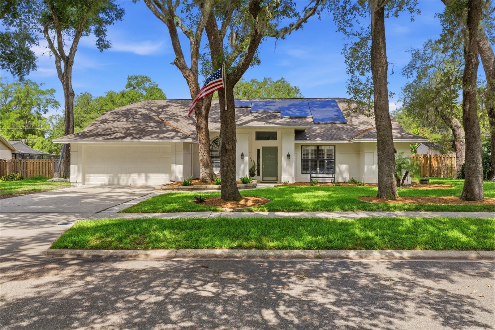 1521 WATERWOOD DR photo 2