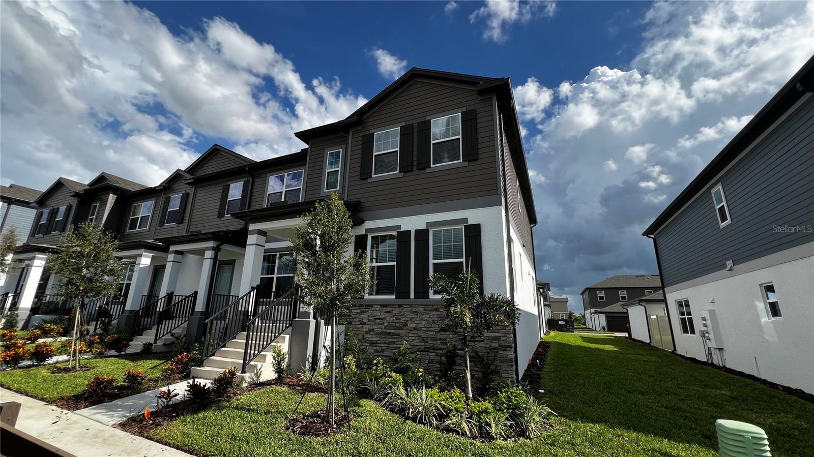 15769 TOLLINGTON ALY photo 3