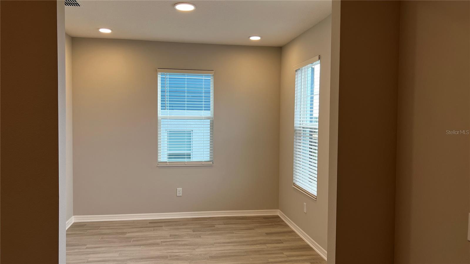 15769 TOLLINGTON ALY photo 5