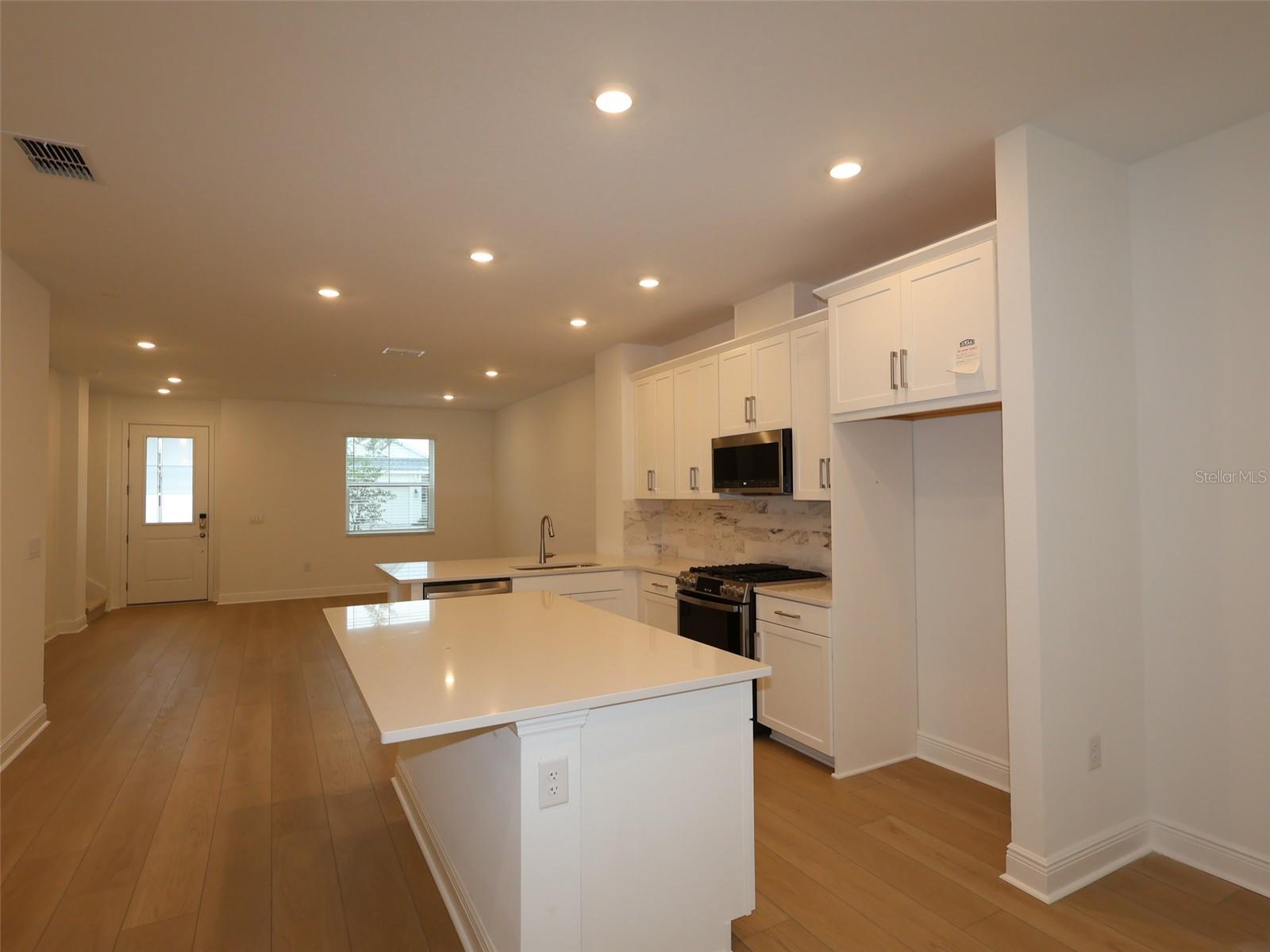 4462 SUNSET GARDEN ST photo 4