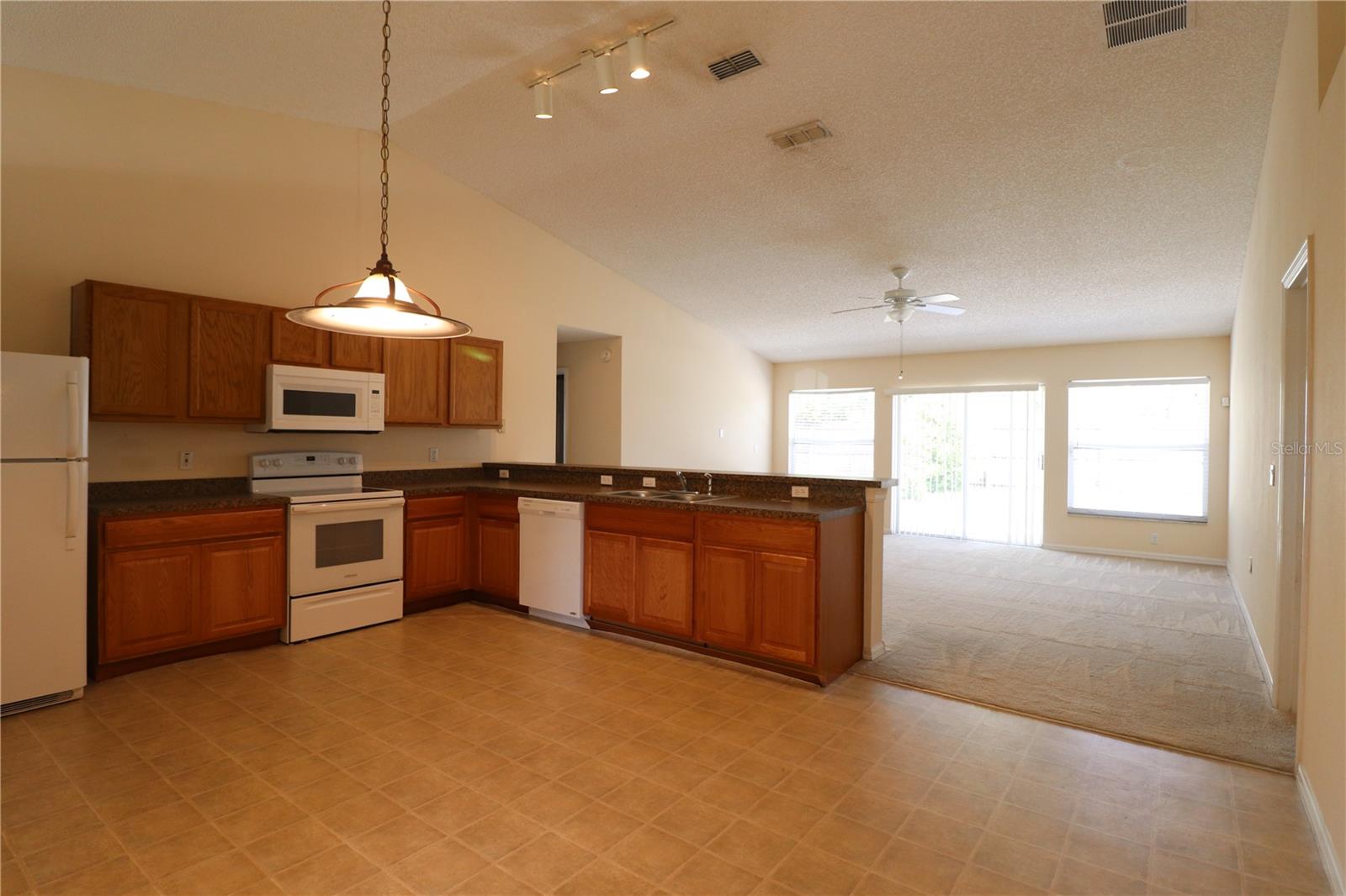 1386 FALLWOOD DR photo 4
