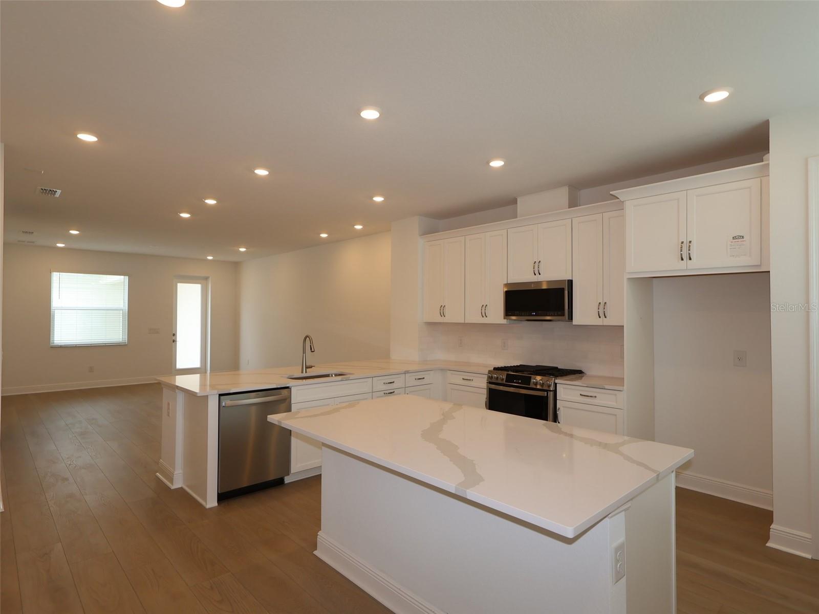 4458 SUNSET GARDEN ST photo 2