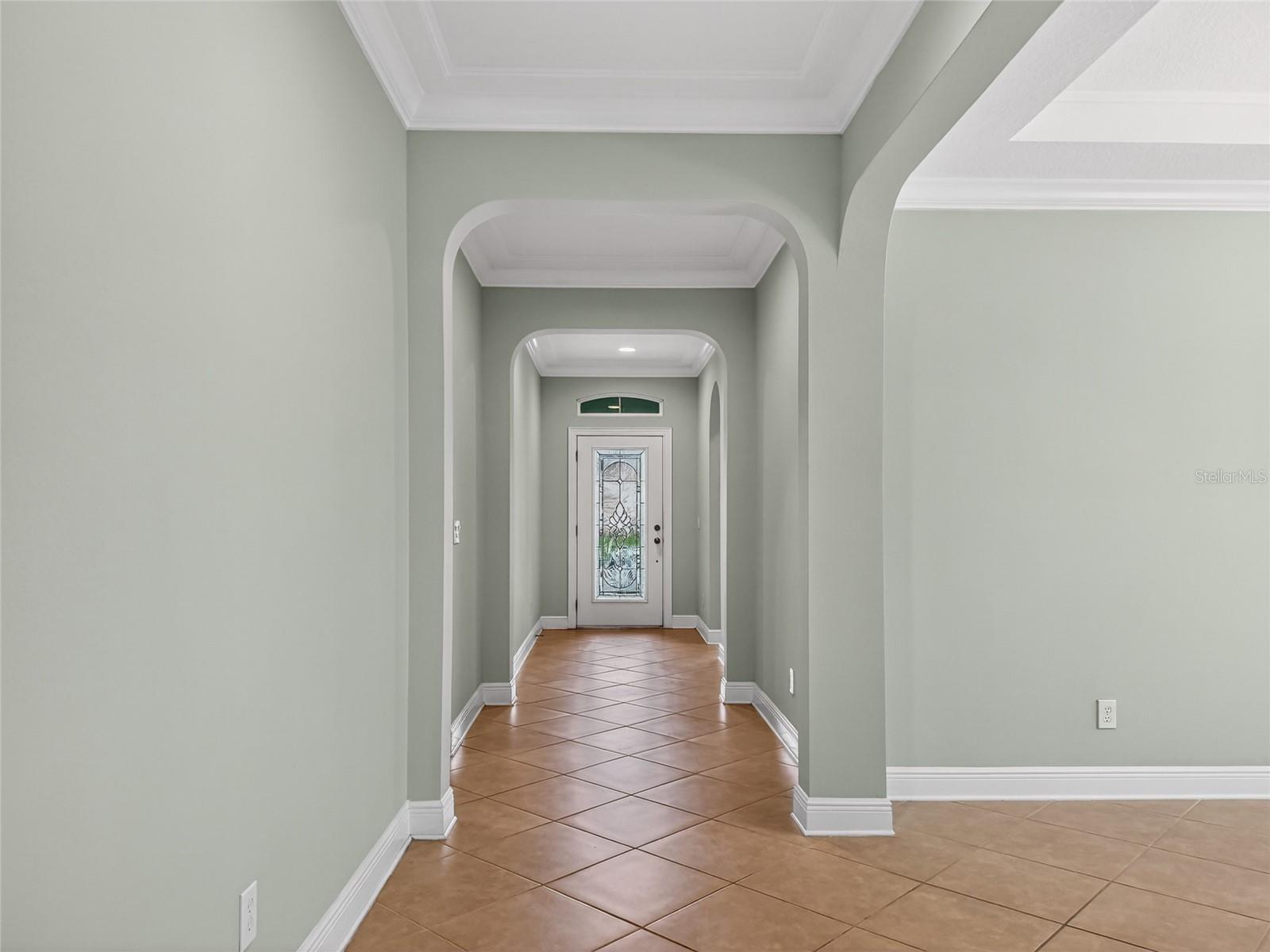 2062 REDBAY AVE photo 3