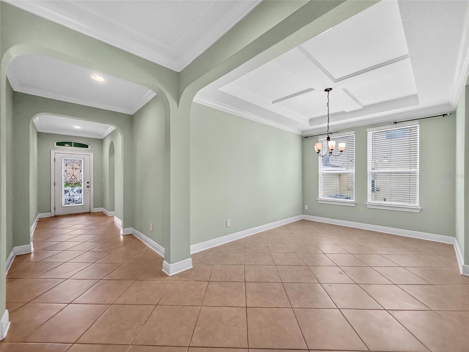 2062 REDBAY AVE photo 4