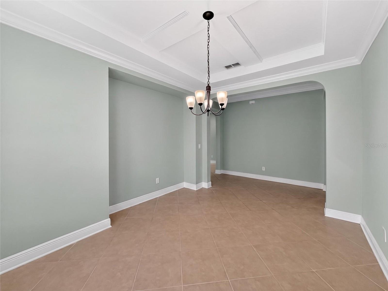 2062 REDBAY AVE photo 5