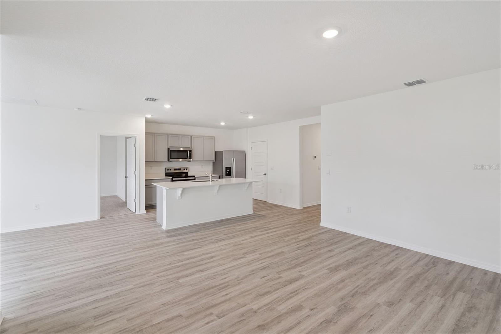 1751 GRANDIOSE DR photo 2