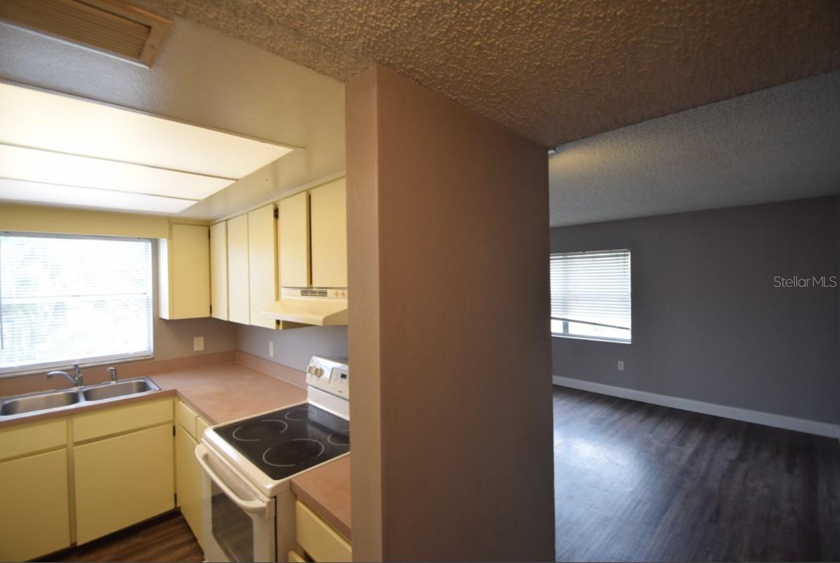 1005 S NEW YORK AVE #2 photo 2