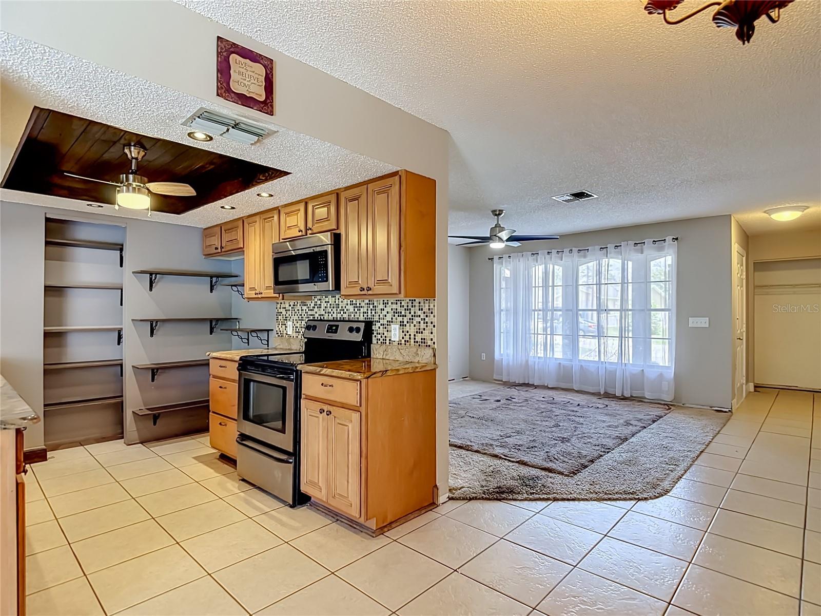 6391 CURTISS LN photo 5