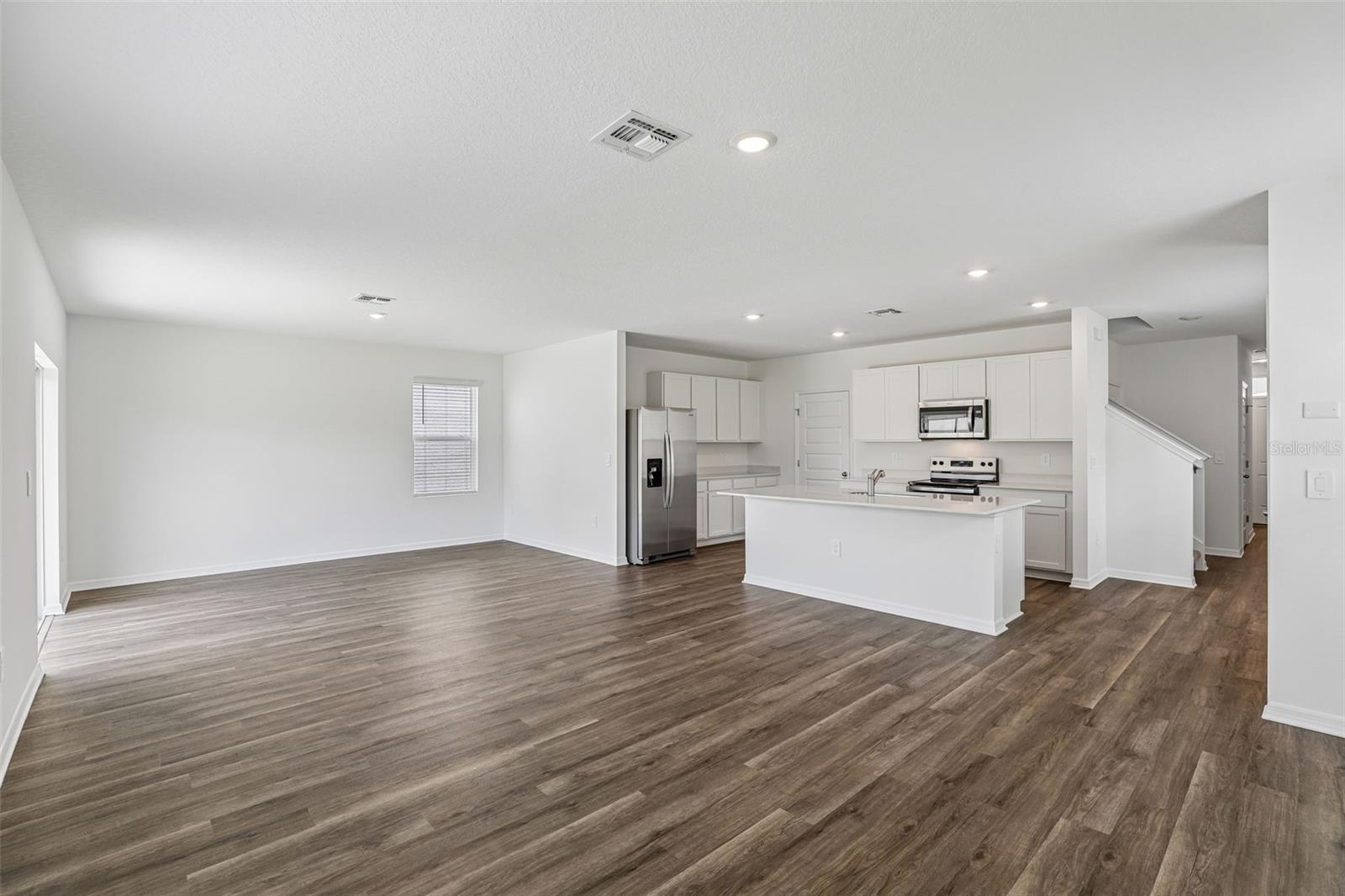 4227 EVERNIA RD photo 3