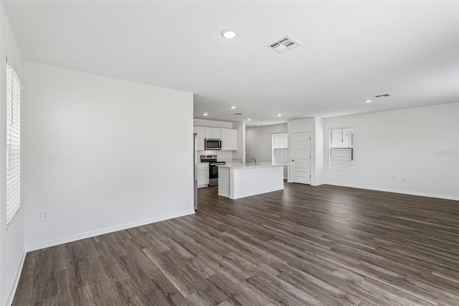 4227 EVERNIA RD photo 5