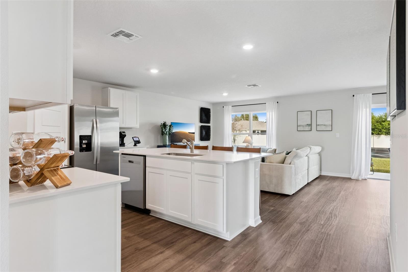738 GREENWAY BLVD photo 4